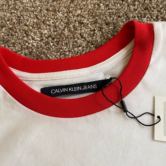 Calvin Klein tee - Picture 4 of 4